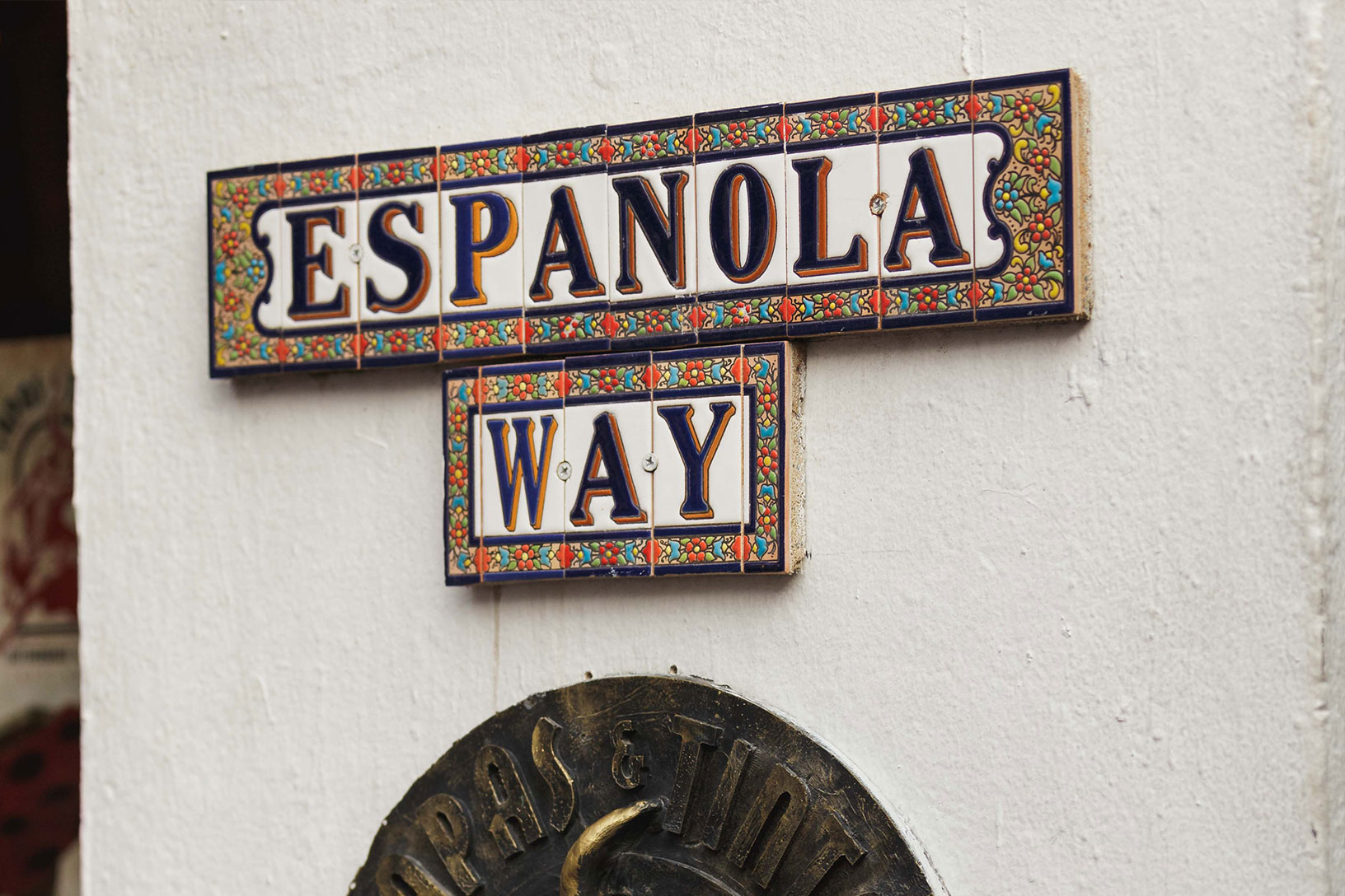 Española Way Restaurants, Shopping, and Entertainment